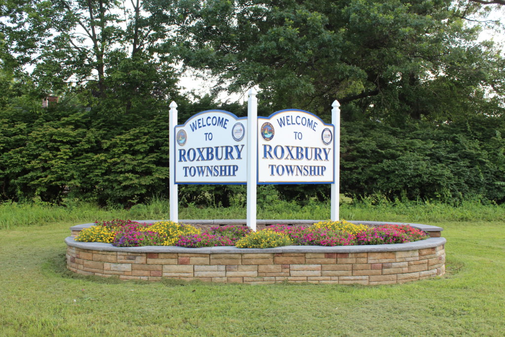 photo of Scout Ben Smith's project was the Welcome to Roxbury signs 